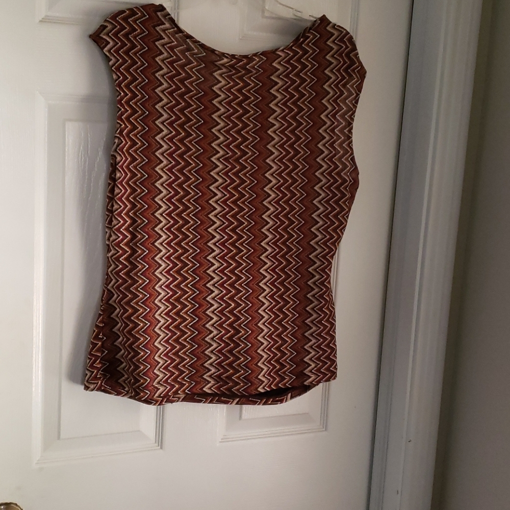 Top - Picture 2 of 2